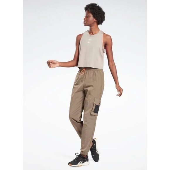 Reebok Pants - NWT Reebok Trek Grey Athleisure Training Pants Joggers w/Side Pocket & Logo S